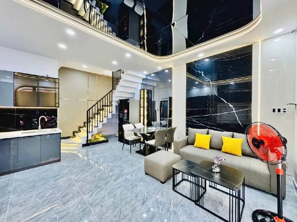 Nhà 2 Tầng Hẻm Ô Tô Phạm Văn Chiêu 63m² giá 7 tỷ - Kinh doanh sầm uất!