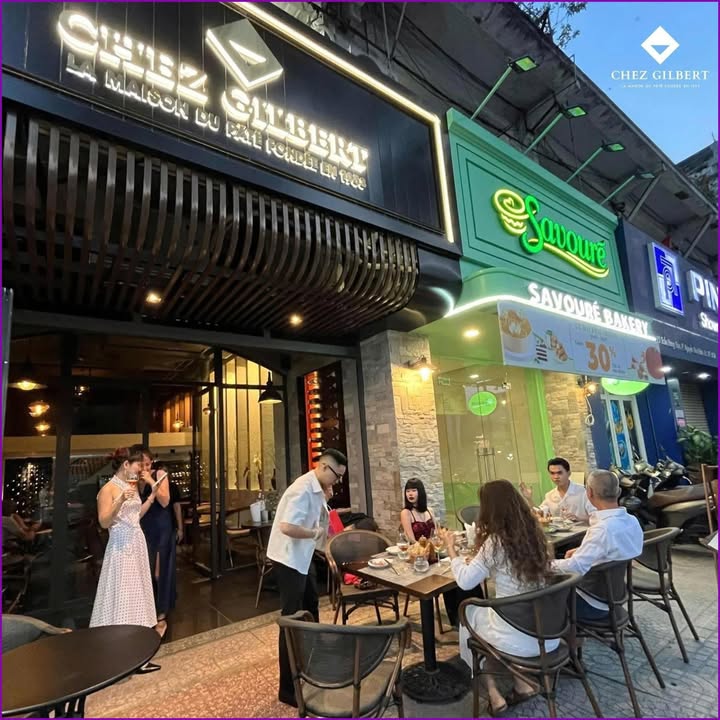 Cho thuê tòa nhà mặt tiền Trần Hưng Đạo, Quận 1, 160m² - Vị trí đắc địa, sầm uất!