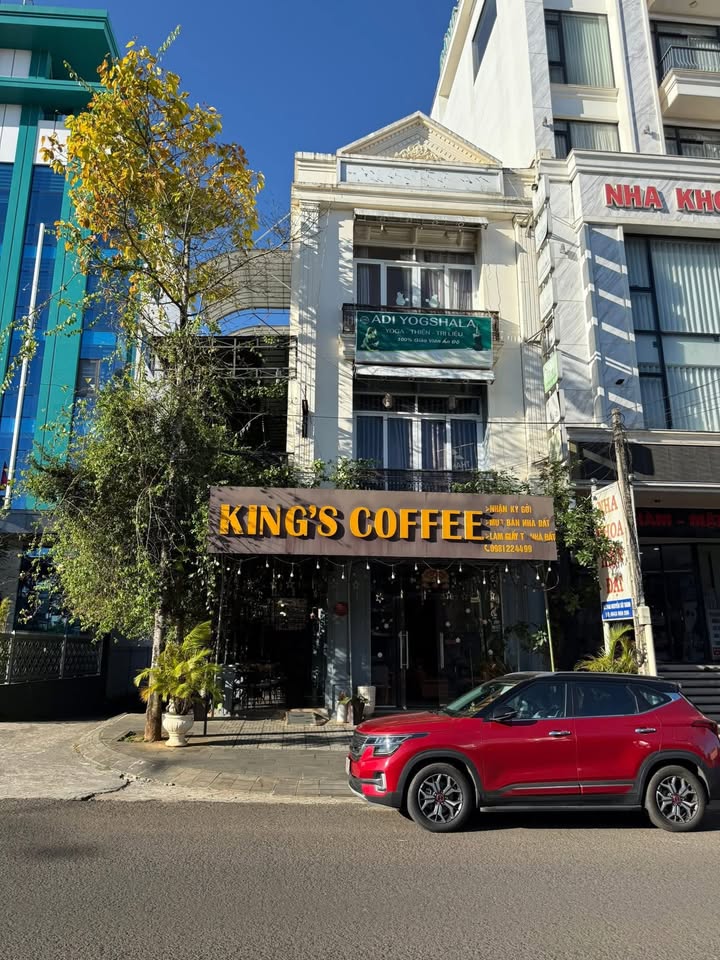 Nhà mặt tiền Nguyễn Tất Thành, Pleiku 160m² giá 23 triệu - Kinh doanh sầm uất!