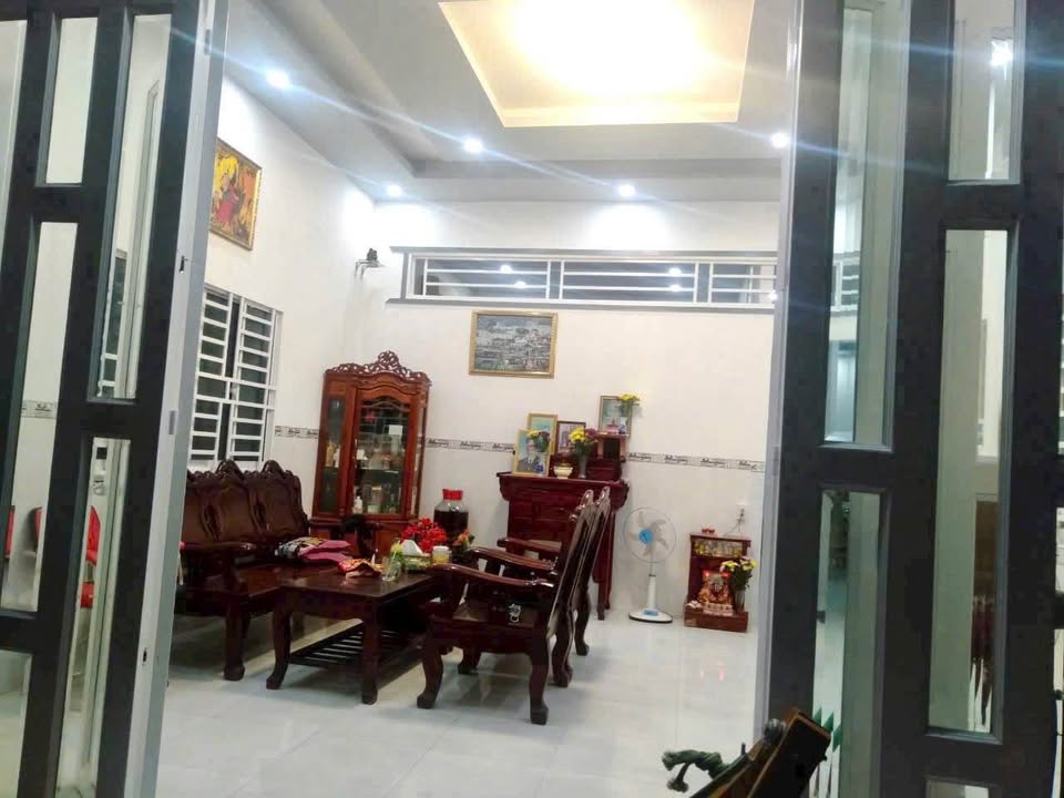 Nhà cấp 4 Bình Thủy 126m² giá 1.35 tỷ - Sân rộng đậu ô tô thoải mái!