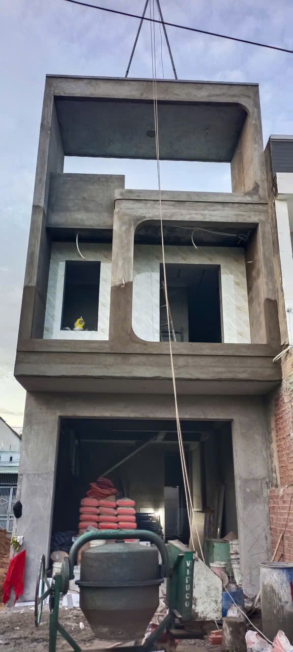 Nhà 2 tầng Tân Đông Hiệp, Dĩ An 125m² giá 5.5 tỷ - Kinh doanh sầm uất!