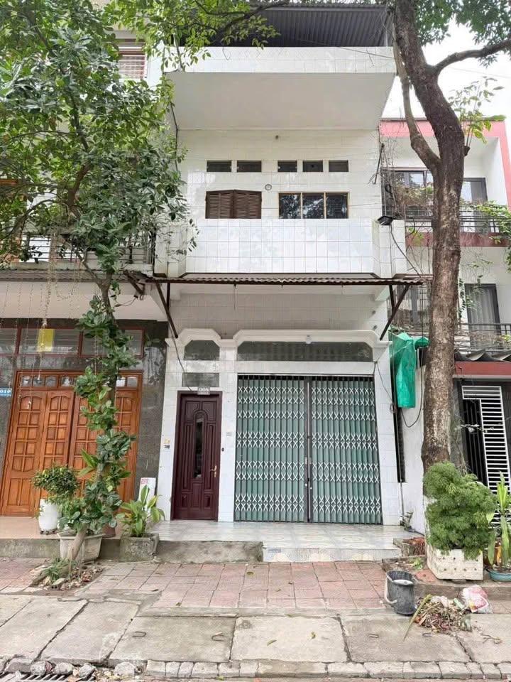 Nhà 2 tầng Ngô Gia Tự 94m² giá 3.6 tỷ - Vị trí đắc địa, tiện ích bủa vây!