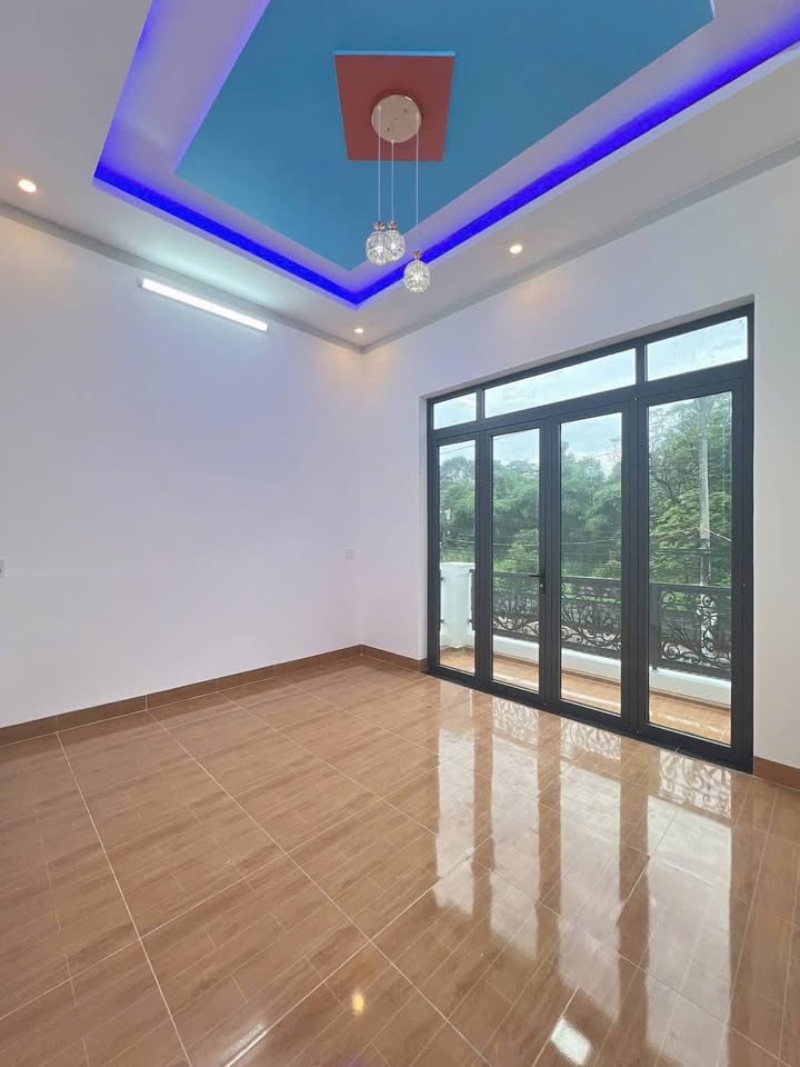 Nhà lầu mặt tiền buôn bán gần nhà thờ Phú Sơn - Diện tích 100m² giá 2 tỷ thương lượng