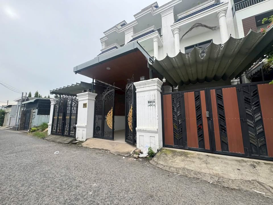 Bán nhà 3 tầng Tân Phong, Biên Hòa 99m² giá 5.7 tỷ - Sẵn sàng ở ngay!