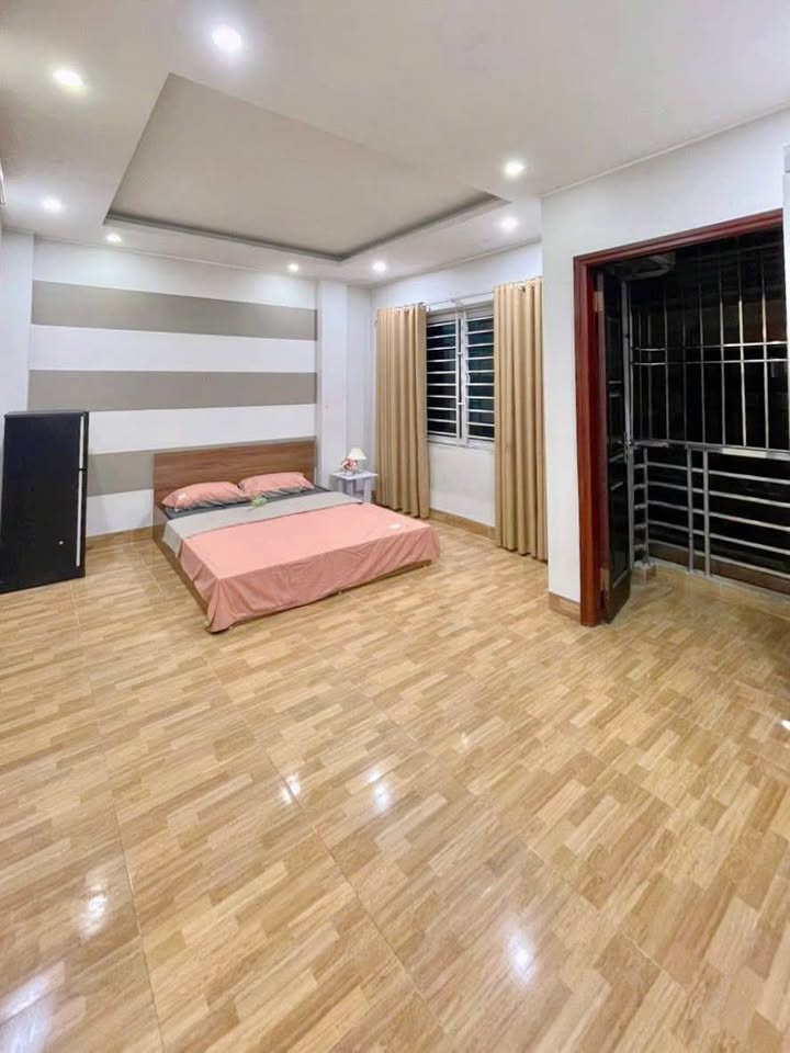 Cho thuê Studio Trần Quốc Hoàn 31m² giá 5.3 triệu - Ô tô đỗ cửa, Full nội thất!