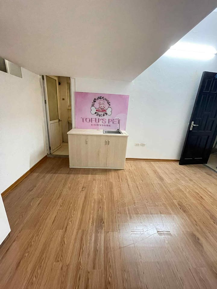 Phòng cho thuê tại 77 Trung Kính, Cầu Giấy - 4 triệu/tháng, sạch sẽ và thoáng mát