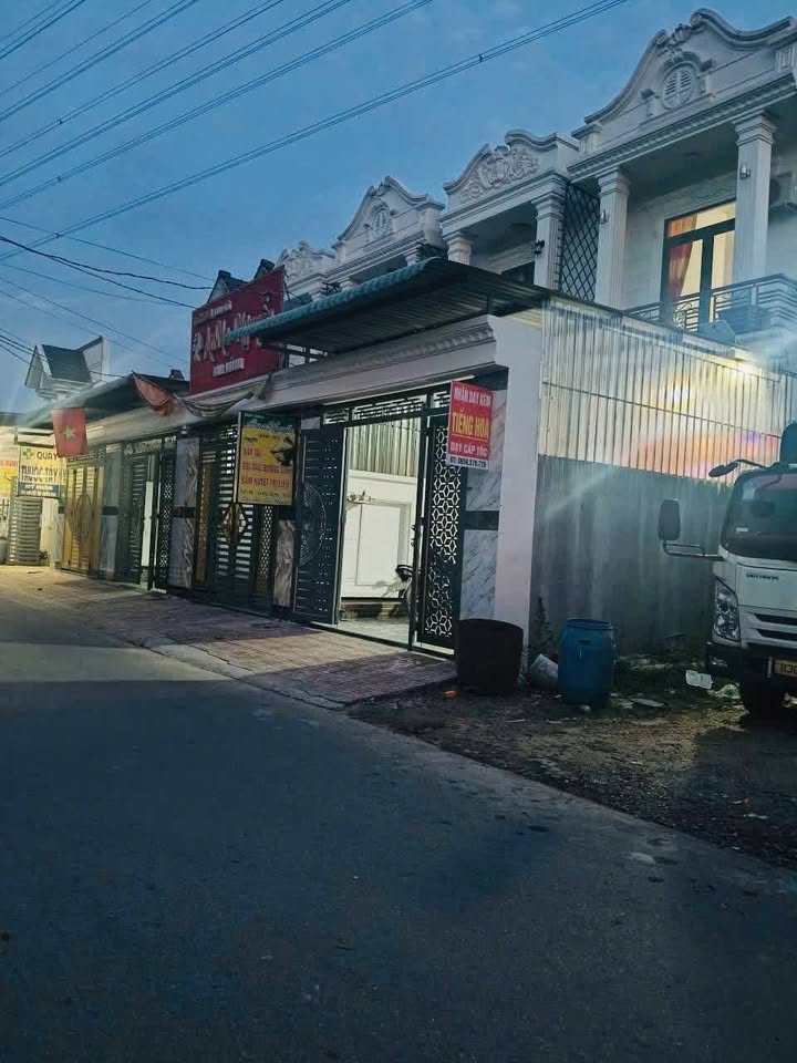 Nhà mặt tiền nhựa KP Phước Hải, Tân Khánh, 105m² giá 3.4 tỷ - Kinh doanh thuận lợi!