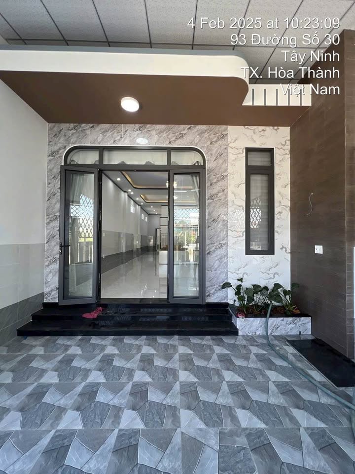 Nhà mới Hẻm Ngô Quyền, Long Hoa 145m² giá 1.35 tỷ - Thiết kế hiện đại, đầy đủ nội thất!