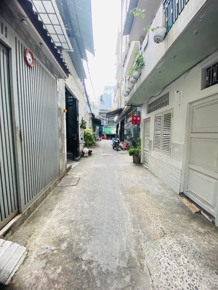 Nhà phố Hẻm 3m Đồng Nai, Q10 - 50m² - Sổ đỏ chính chủ, giá 12.7 tỷ!