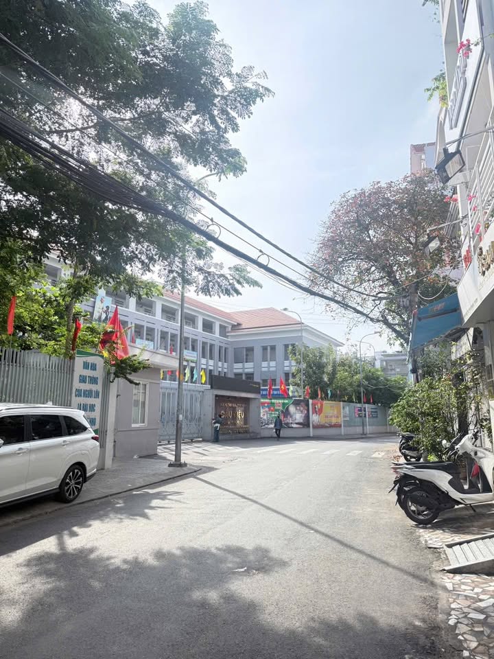 Bán gấp FrontHouse Phú Nhuận 62m² giá 22.9 tỷ - Kinh doanh đắc địa