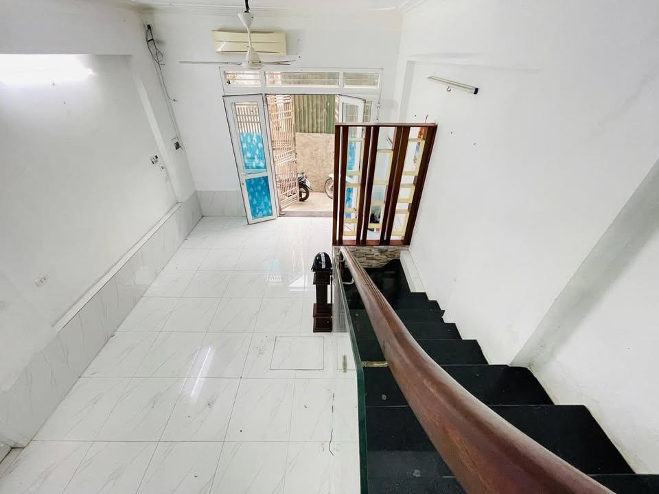 Nhà 3 tầng Thọ Am, Thanh Trì, 45m² giá 5 tỷ - Sổ đỏ chính chủ, bán gấp!