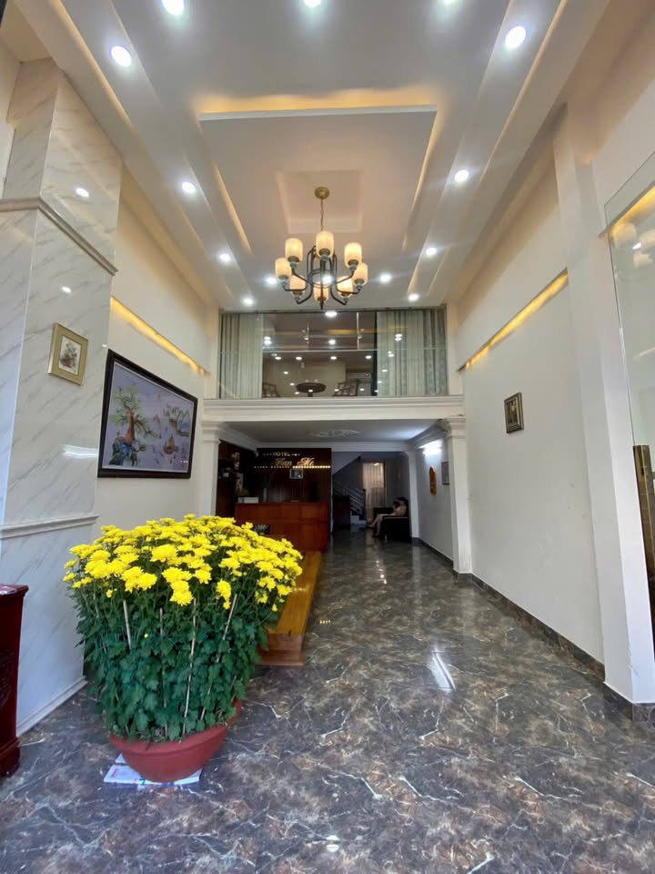 Khách sạn 5 tầng Tân An, Buôn Ma Thuột 81m² giá 11 tỷ - Đầu tư sinh lời ngay!