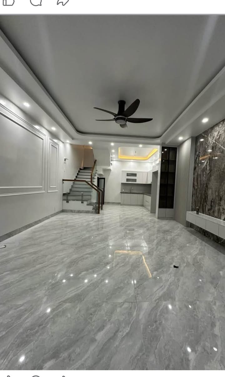 Nhà 3 Tầng Hồng Thái 52m² giá 2.15 tỷ - Ô tô đỗ cửa, tiện ích đầy đủ!