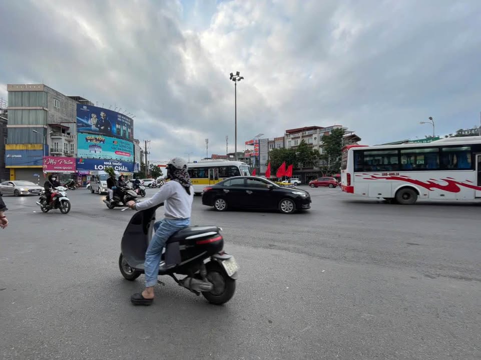 Nhà 3 tầng Hồng Thái, An Dương 60m² giá 2.45 tỷ - Thiết kế hiện đại, ô tô đỗ cửa!