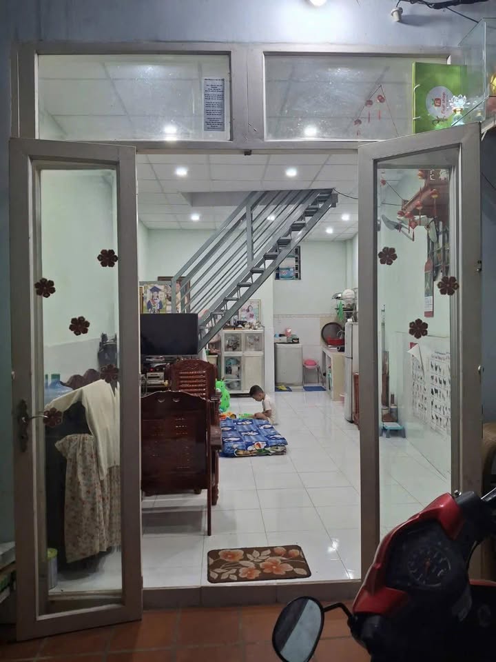 Nhà riêng Dĩ An 43m² giá 980 triệu - Bán gấp, chính chủ!