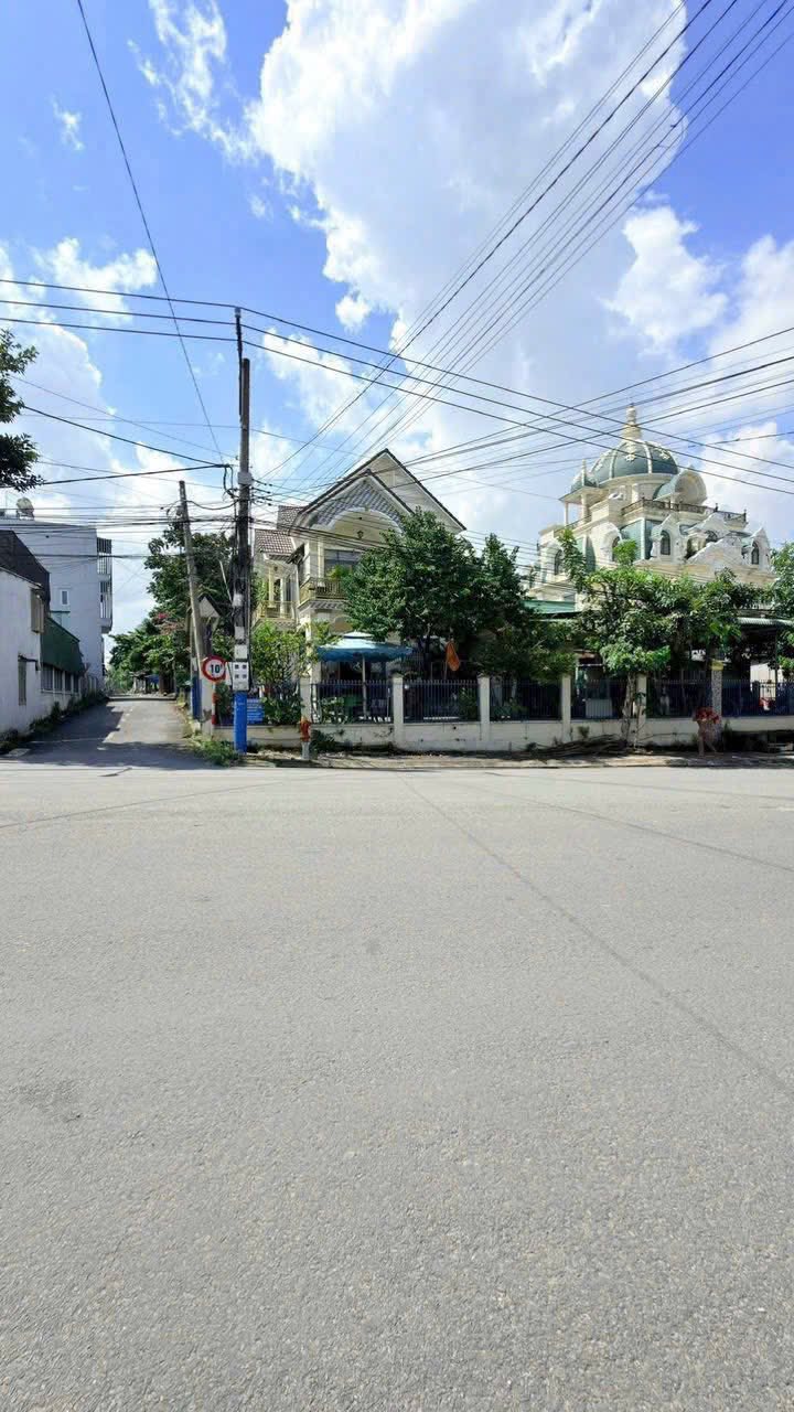 Đất thổ cư KDC Bicosi Dĩ An 150m² giá 3.85 tỷ - Sổ đỏ chính chủ, công chứng ngay!