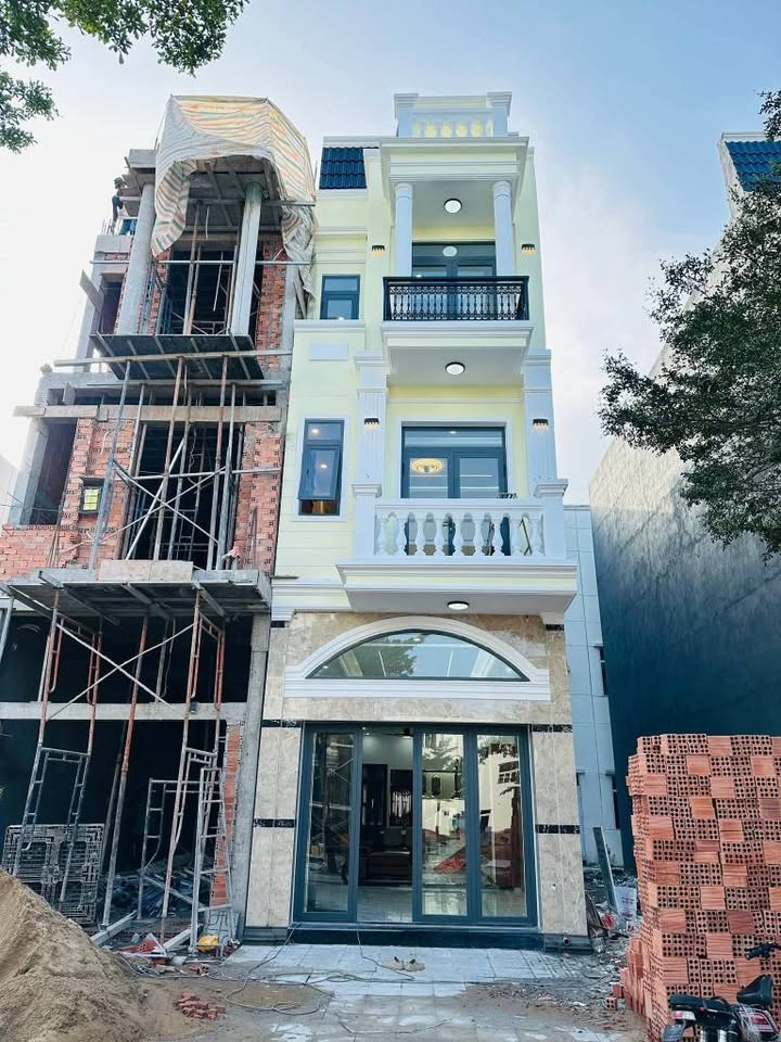 Nhà phố KDC ICON CENTRAL Dĩ An 60m² giá 5.4 tỷ - Sẵn sàng vào ở ngay!