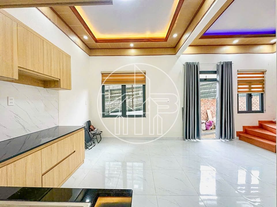 Nhà phố Đà Lạt 43m² 2 tầng giá 1.9 tỷ - Nội thất cơ bản, vị trí thuận lợi!