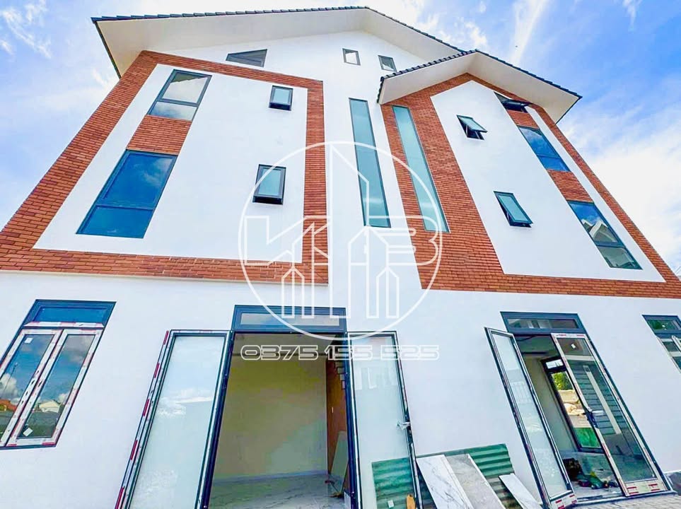 Nhà phố 40m² ngay đường Nguyễn Hữu Cầu, Đà Lạt giá chỉ 3.3 tỷ - Sẵn sàng vào ở!