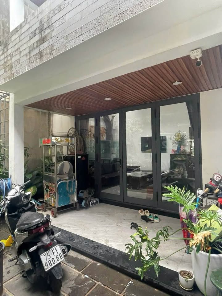 Nhà 3 Tầng Mặt Tiền Triệu Quang Phục - Phường Thuận Hòa, TP Huế - Giá 12.5 tỷ, Kinh Doanh Đắc Địa!