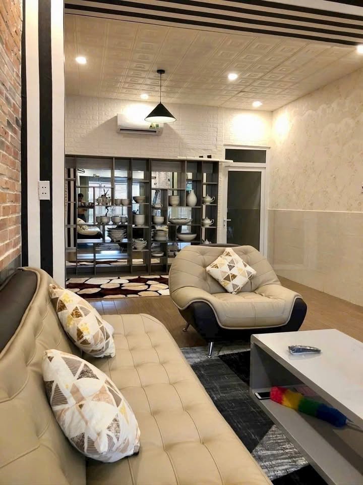 Nhà mặt tiền đường Số 4, Phước Bình, 92m² giá 11.2 tỷ - Cơ hội kinh doanh tuyệt vời!