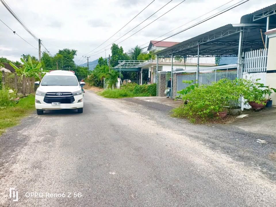 Nhà mặt tiền đường Liên Thôn Suối Tiên, Diên Khánh 230m² giá 1.956 tỷ - Vị trí đắc địa, thuận tiện di chuyển!