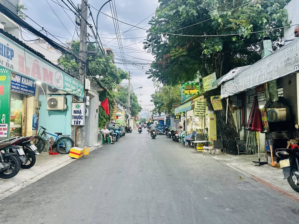 Nhà 2 tầng hẻm xe tải Tân Thuận Đông 125m² giá 10.3 tỷ - Đầu tư sinh lời ngay!