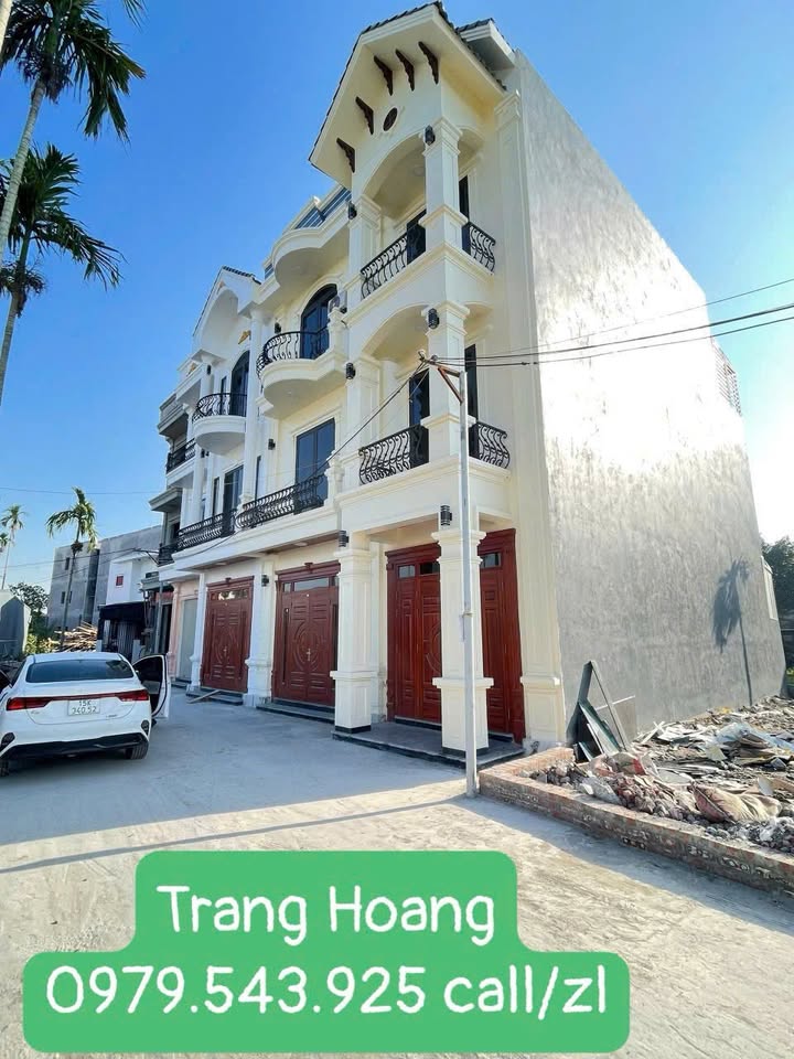 Nhà 3 tầng hiện đại tại Hồng Thái - Giá 2.3 tỷ, sổ đỏ chính chủ!