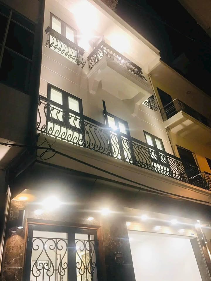 Bán FrontHouse 216 Tôn Đức Thắng, Đống Đa 63m² giá 25 tỷ - Kinh doanh đắc địa!