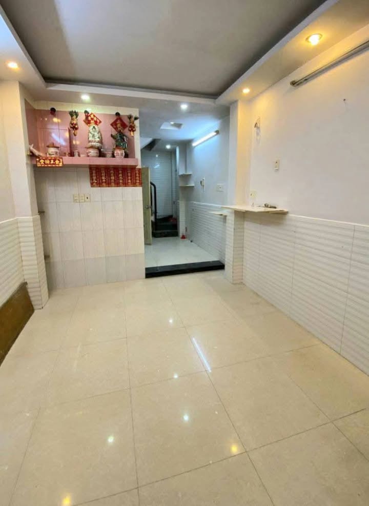Nhà phố Hòa Hảo, Quận 10, 25.6m² - Sổ hồng riêng, giao dịch nhanh chóng!