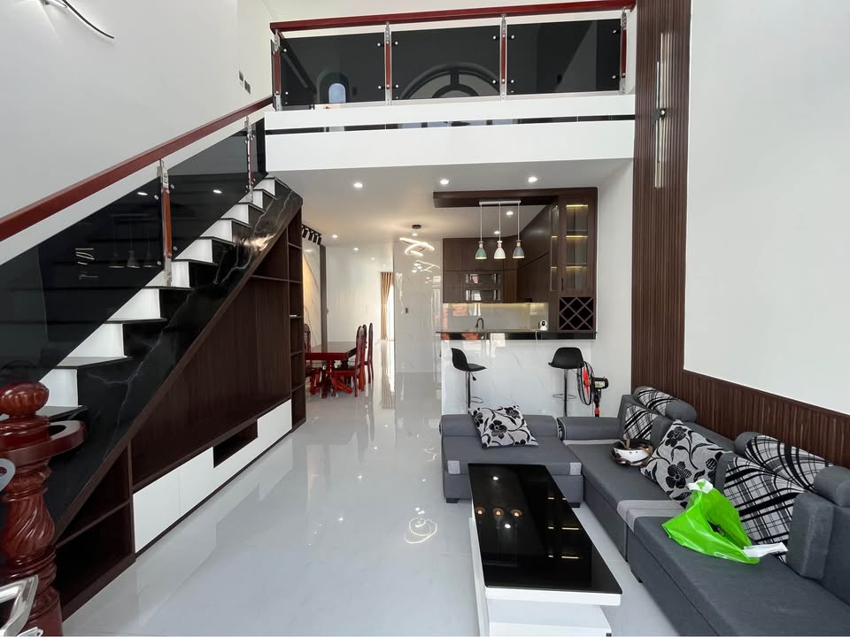 Nhà gác lửng hẻm 16 An Dương Vương 115m² giá 2.45 tỷ - Vị trí đắc địa, tiện ích đầy đủ!