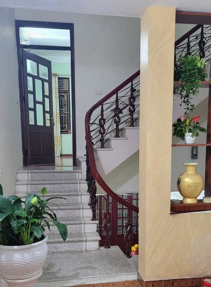 Nhà 3,5 tầng đường Tạ Quang Bửu - 90m² giá thỏa thuận - Cơ hội đầu tư hấp dẫn!