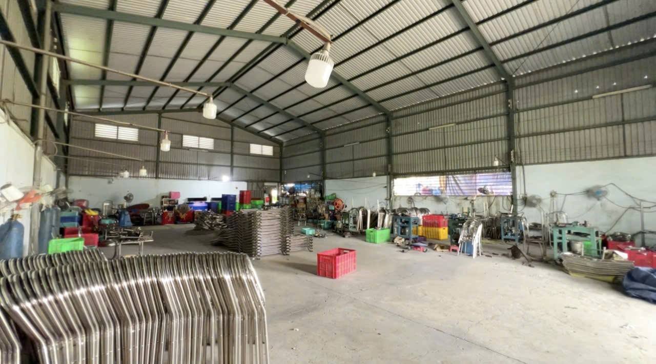 Bán xưởng 1300m² Tân Quý Tây Bình Chánh - Giá chỉ 22 tỷ, thương lượng nhẹ!