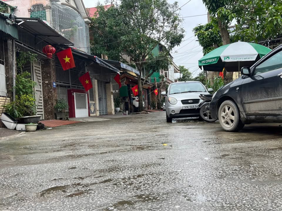 Bán nhà 2 tầng đường Trần Quang Diệu, Vinh 99.1m² giá 5 tỷ - Kinh doanh sầm uất!