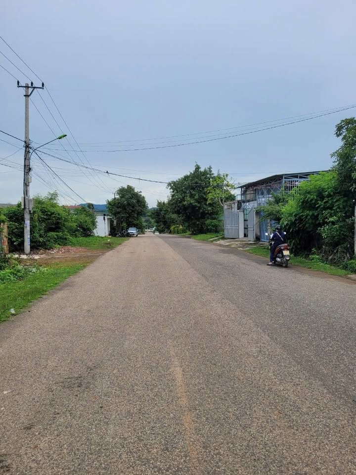 Đất mặt đường Lê Thị Hồng Gấm, Kon Tum 275m² - Vị trí kinh doanh lý tưởng!