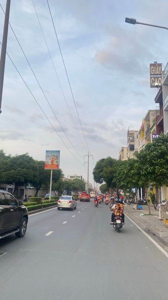 FrontHouse Lạc Long Quân Quận 11 55m² giá 18 tỷ - Sổ hồng chính chủ!