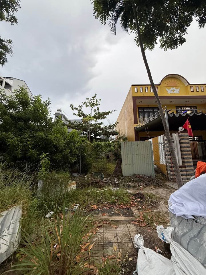 Bán lô đất biệt thự Bùi Tá Hán, Đà Nẵng 250m² giá 24.5 tỷ - Vị trí đắc địa sát sông Hàn!