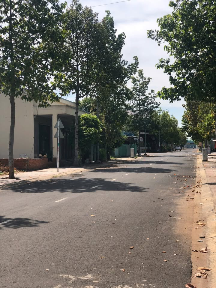 Đất thổ cư Tiến Thành 120m² giá 1.3 tỷ - Sổ đỏ chính chủ, đầu tư sinh lời!