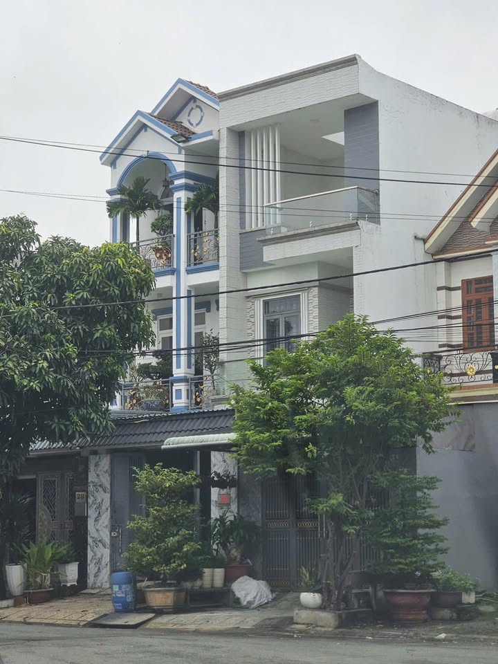 Nhà 1 trệt 2 lầu phường Đông Hòa 100m² giá 6.2 tỷ - Gần Big C Go!