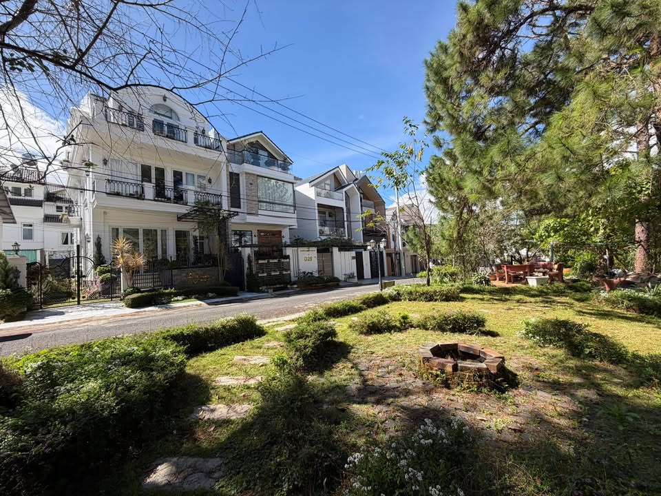 Villa An Sơn Đà Lạt 177m² giá 22.5 tỷ - View rừng thông tuyệt đẹp!