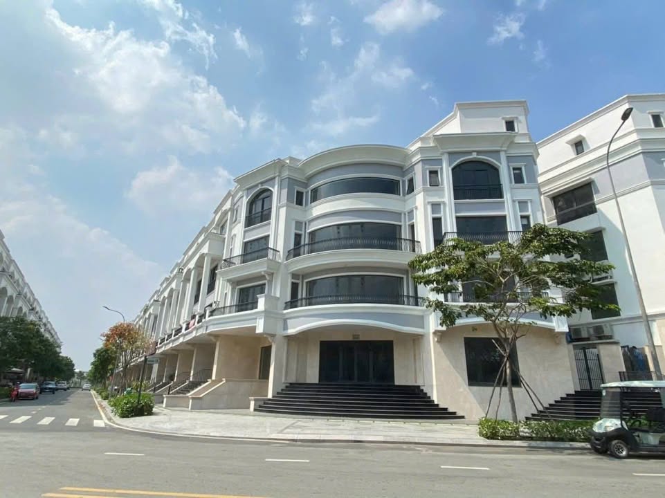 Shophouse cho thuê tại Vạn Phúc City 300m² giá 120 triệu - Không gian lý tưởng cho kinh doanh!