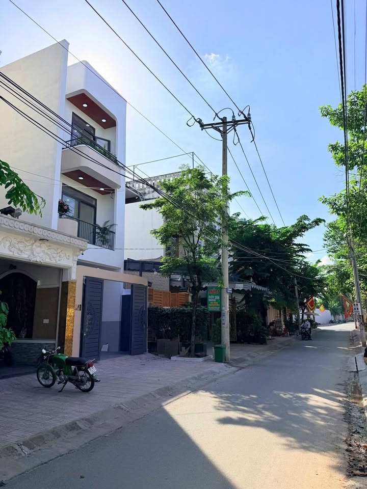 Nhà phố KDC Bửu Long 2, Biên Hòa 81m² giá 5.6 tỷ - Thiết kế hiện đại, sẵn sàng vào ở!