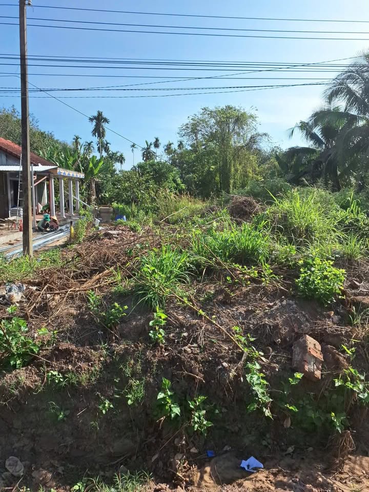 Đất nền mặt tiền ĐT 748, phường Long Nguyên, 270m² giá 1.9 tỷ - Cơ hội đầu tư hấp dẫn!