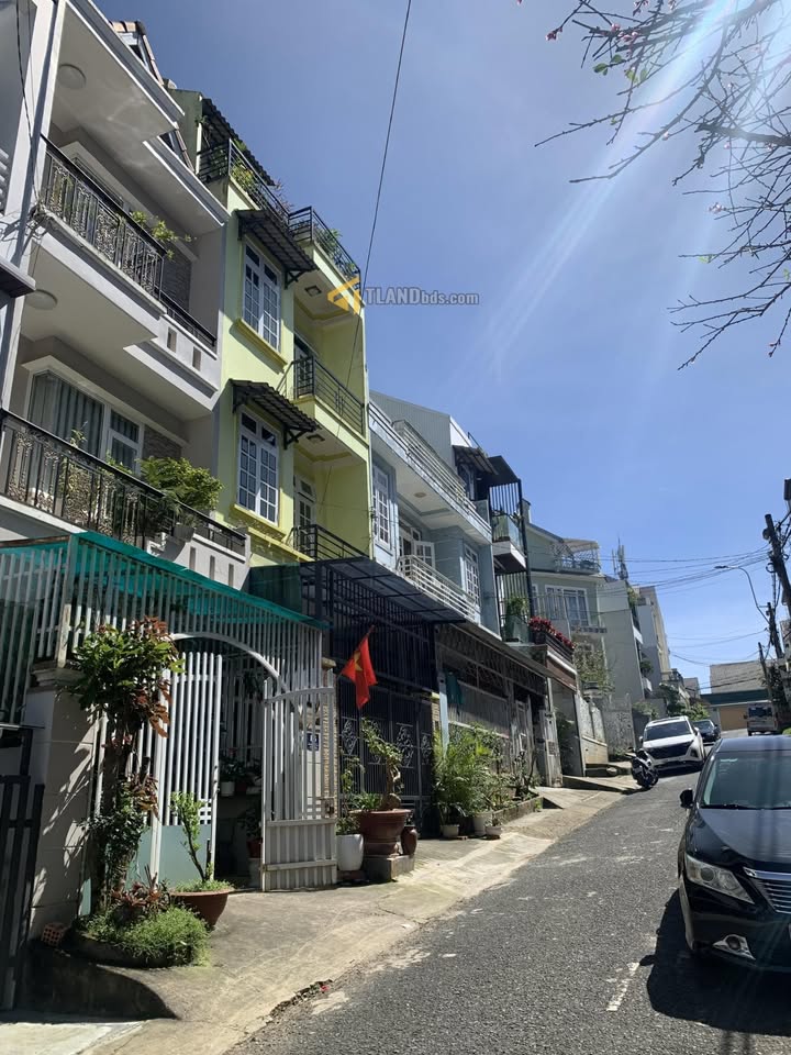 Nhà phố mặt tiền Trần Anh Tông, Đà Lạt 72m² giá 9.2 tỷ - Cơ hội đầu tư hiếm có!