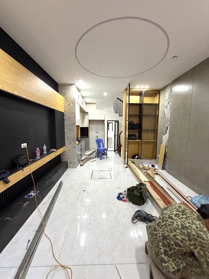 Nhà phố Xuân La, Tây Hồ 33m² giá 10 tỷ - Full nội thất cao cấp, ô tô đỗ cửa!