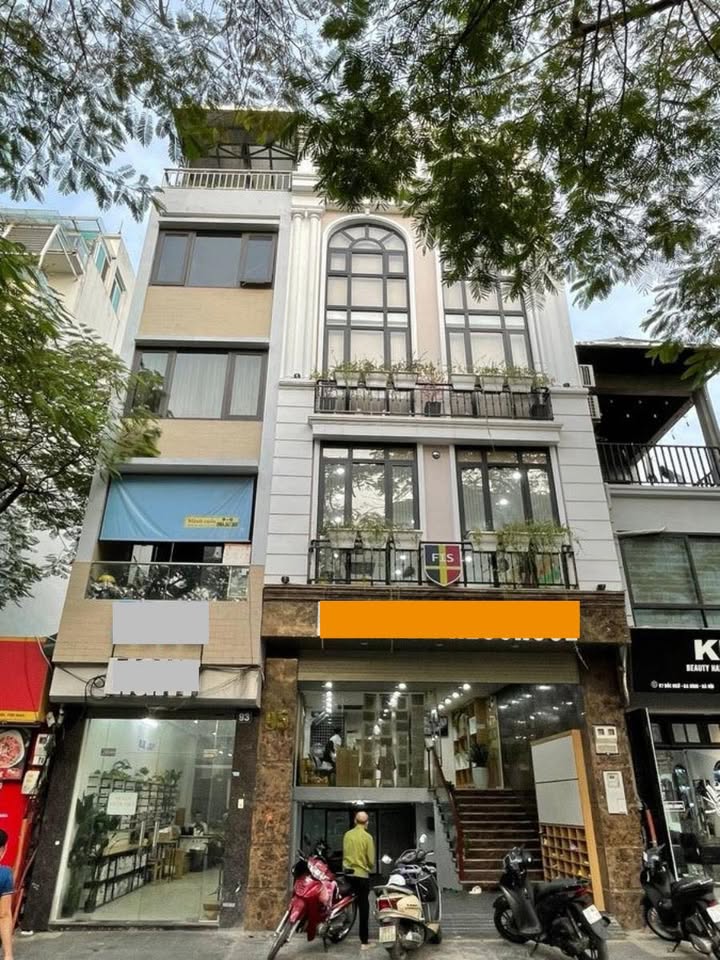 Mặt phố Đốc Ngữ Ba Đình 105m² giá 48.9 tỷ - Kinh doanh đa dạng, thang máy hiện đại!