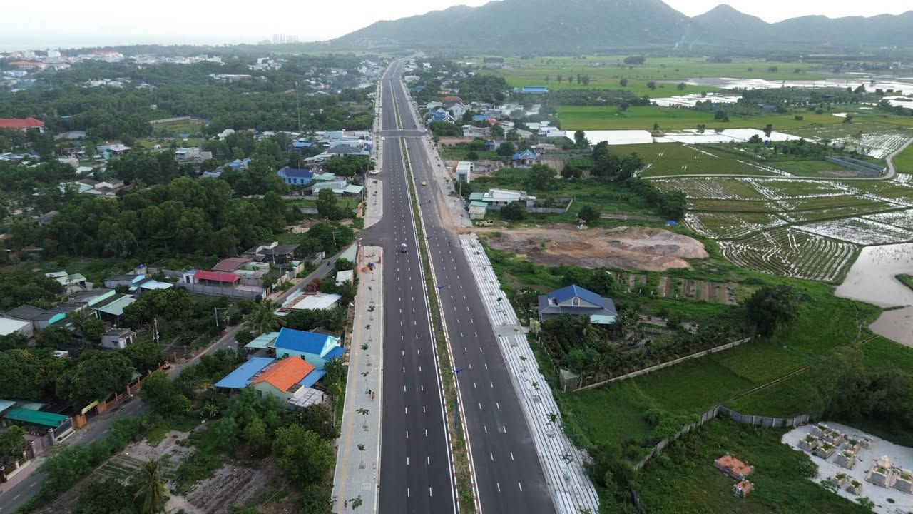 Đất nền Phước Hải Đất Đỏ 348m² giá 5.9 tỷ - Lô góc 2 mặt tiền ven biển đẹp tuyệt vời!