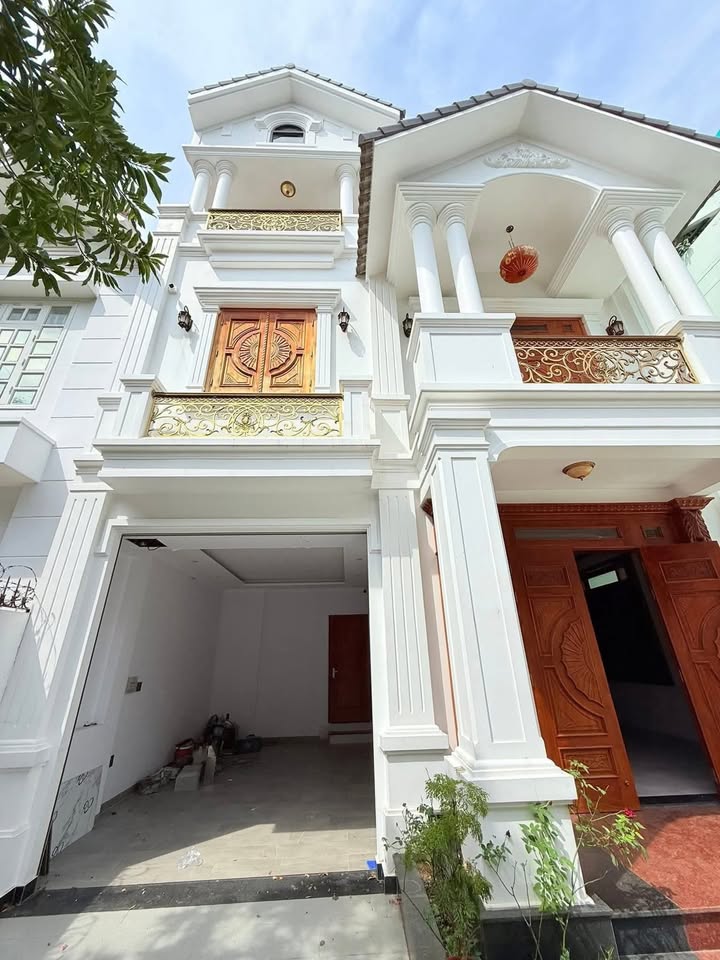 Biệt thự mặt tiền đường Trần Cao Vân, Vũng Tàu 185m² - Thiết kế hiện đại, vào ở ngay!