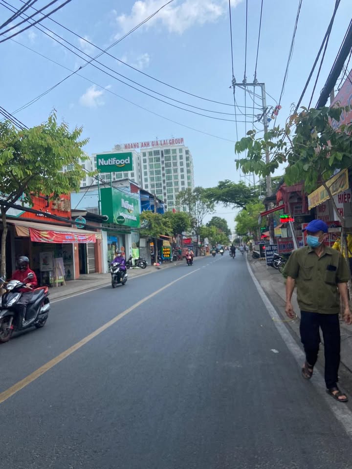 Cho thuê mặt bằng góc 2 mặt tiền Lê Văn Lương, Quận 7, 72m² - Kinh doanh thuận lợi!