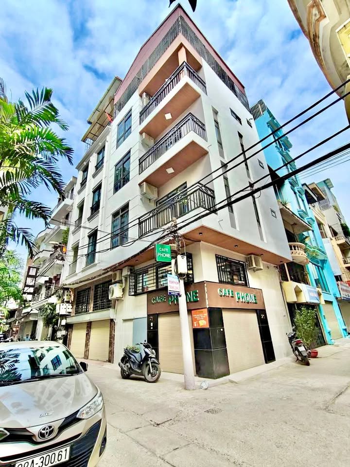 FrontHouse tại Phố Vọng, Hai Bà Trưng 42m² giá 6.8 tỷ - Lô góc ô tô tránh, kinh doanh thuận lợi!